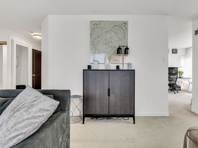 901 - 1320 Islington Ave