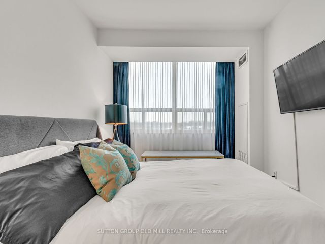 901 - 1320 Islington Ave