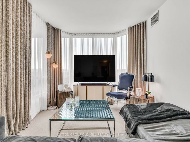 901 - 1320 Islington Ave