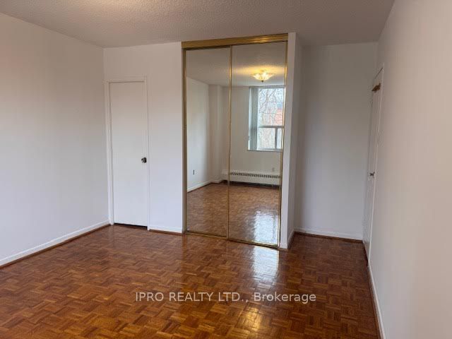 606 - 65 Southport St NE