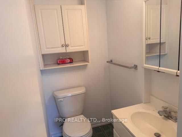 606 - 65 Southport St NE