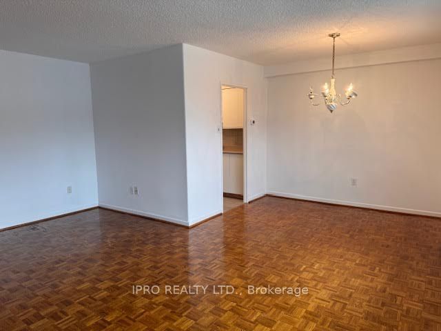 606 - 65 Southport St NE