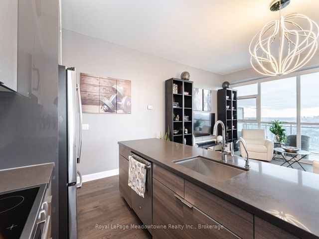 3504 - 33 Shore Breeze Dr