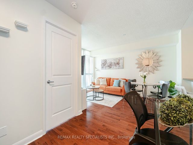 1609 - 235 Sherway Gardens Rd