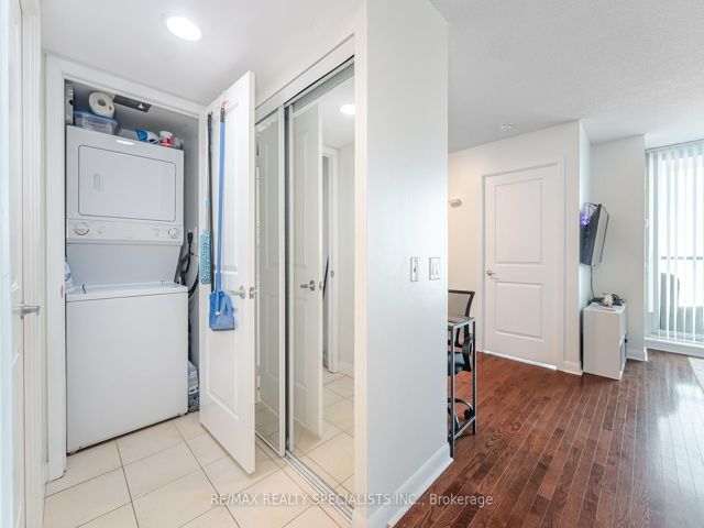 1609 - 235 Sherway Gardens Rd