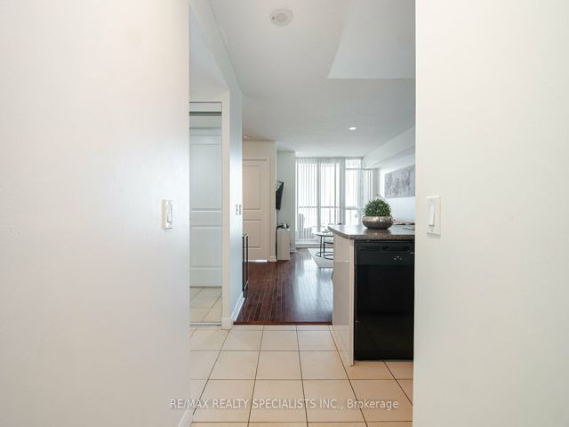 1609 - 235 Sherway Gardens Rd