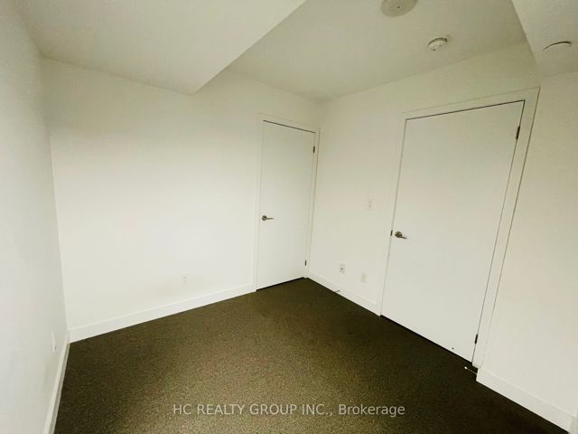 1219 - 160 Flemington Rd