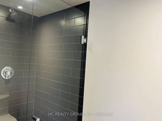 1219 - 160 Flemington Rd