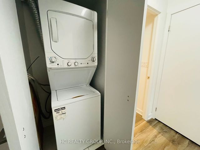 1219 - 160 Flemington Rd