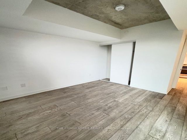 413 - 2625 Dundas St W