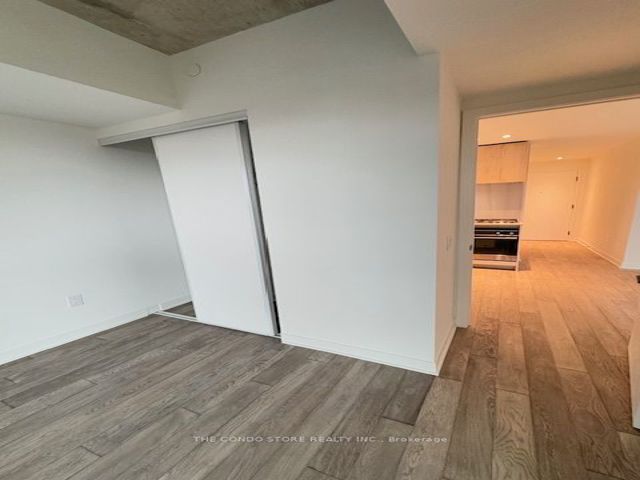 413 - 2625 Dundas St W
