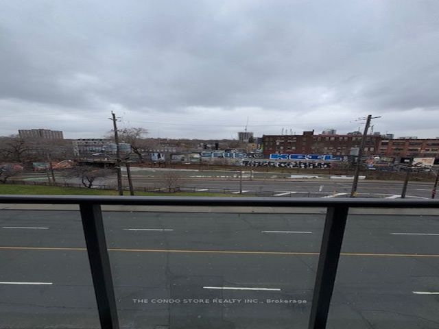 413 - 2625 Dundas St W