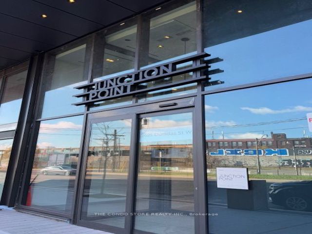 413 - 2625 Dundas St W