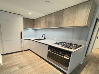 413 - 2625 Dundas St W