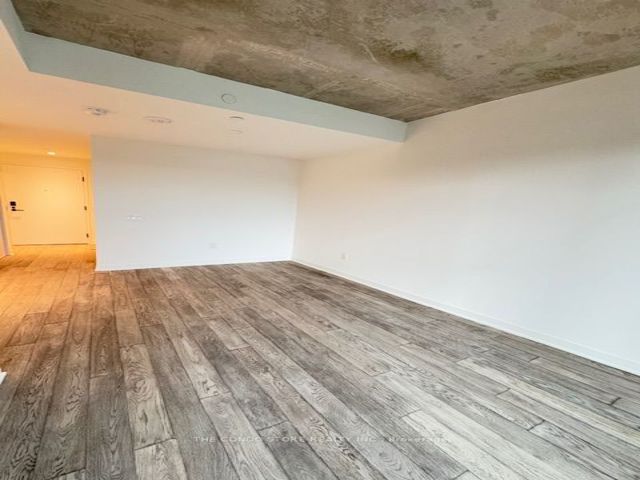 413 - 2625 Dundas St W