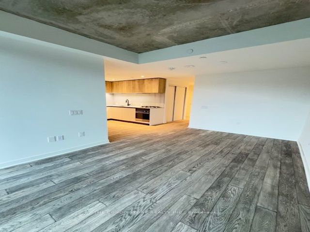 413 - 2625 Dundas St W