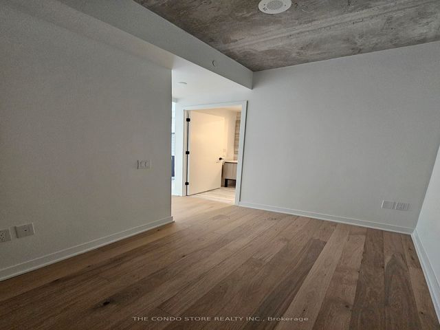 415 - 2625 Dundas St W