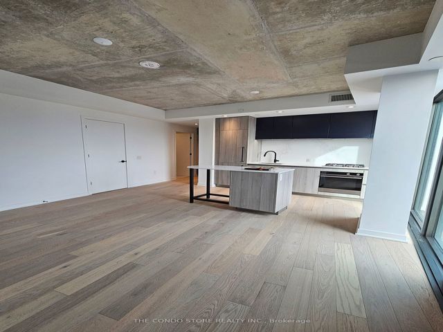 516 - 2625 Dundas St W