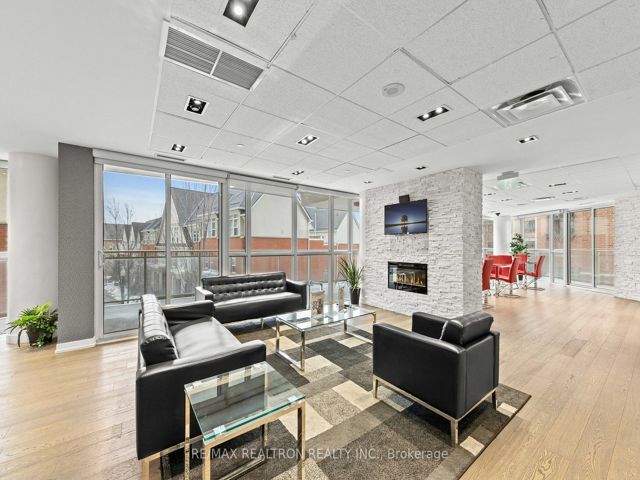 1301 - 5101 Dundas St W