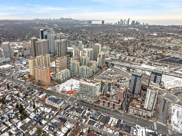 1301 - 5101 Dundas St W