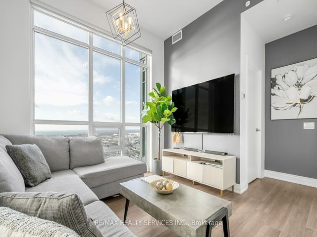 LPH08 - 2220 Lakeshore Blvd