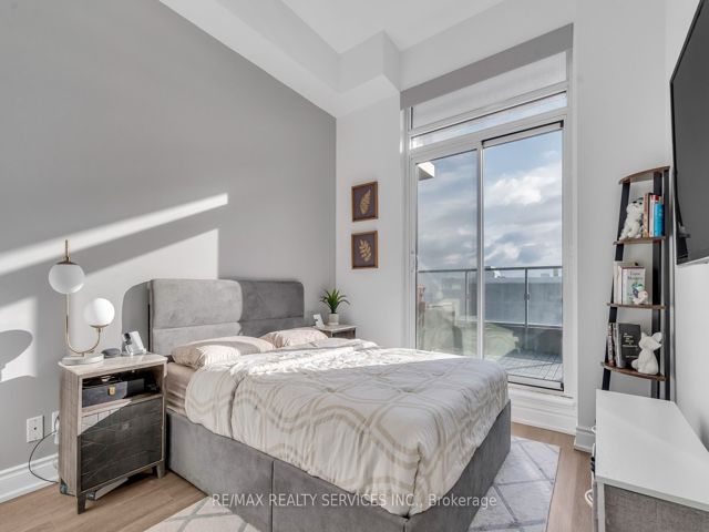LPH08 - 2220 Lakeshore Blvd