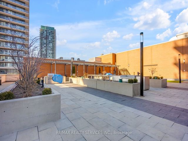 LPH08 - 2220 Lakeshore Blvd