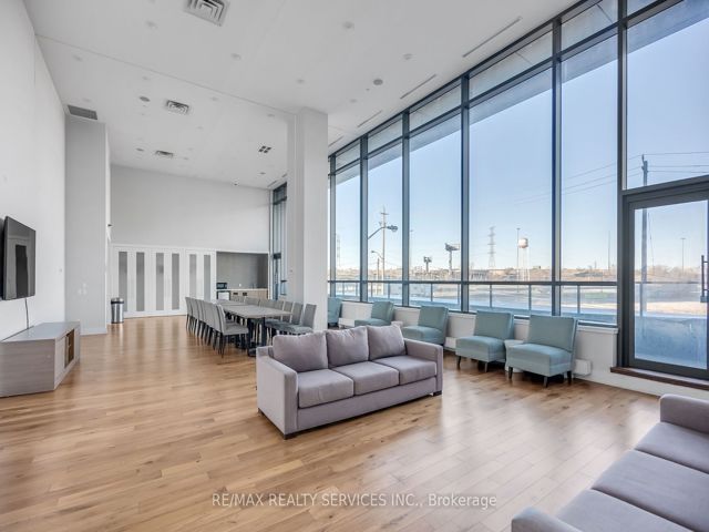 LPH08 - 2220 Lakeshore Blvd