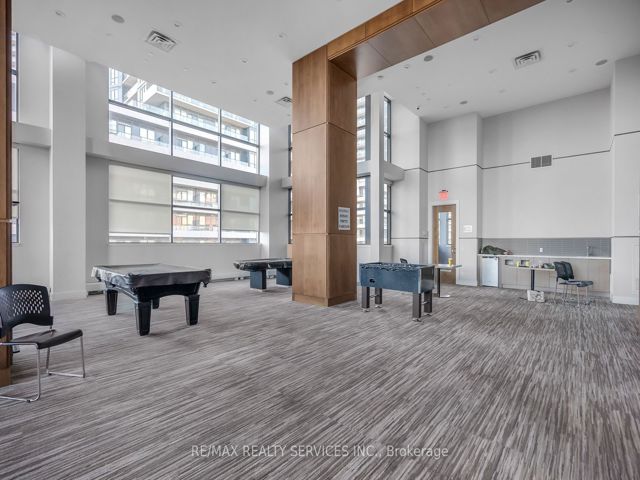 LPH08 - 2220 Lakeshore Blvd