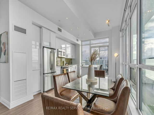 LPH08 - 2220 Lakeshore Blvd