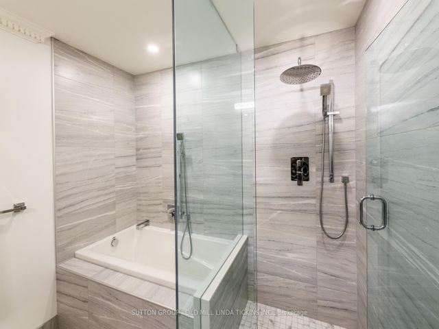 LPH08 - 2111 Lake Shore Blvd W