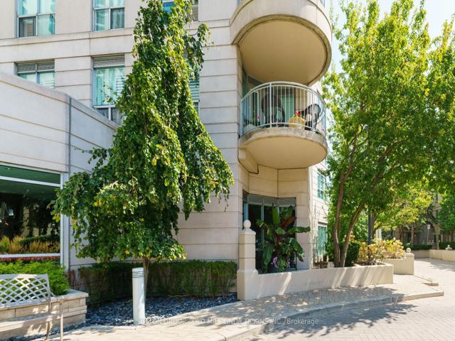 LPH08 - 2111 Lake Shore Blvd W