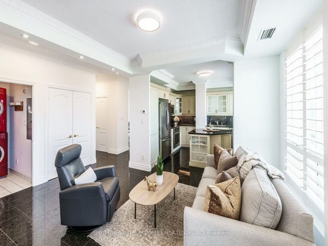 LPH08 - 2111 Lake Shore Blvd W