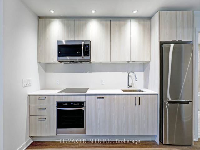 2703 - 1928 Lake Shore Blvd W