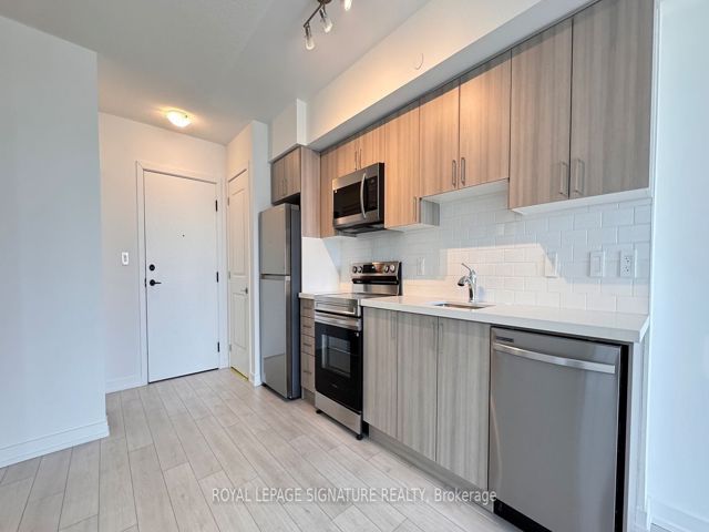 812 - 556 Marlee Ave