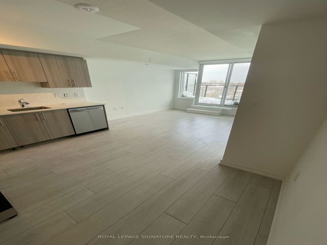 812 - 556 Marlee Ave