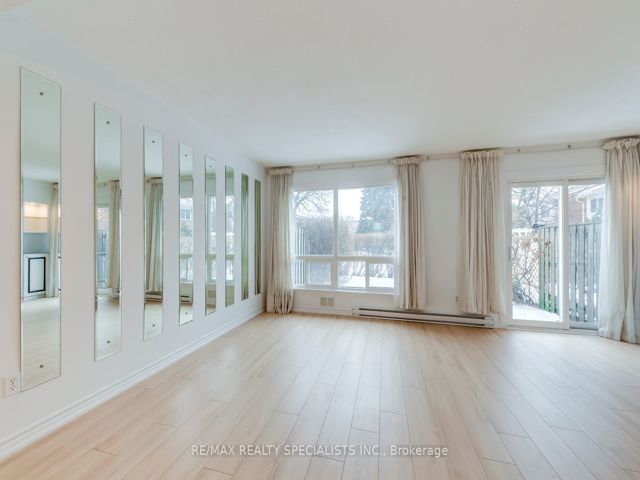 16 - 17 Centennial Park Rd