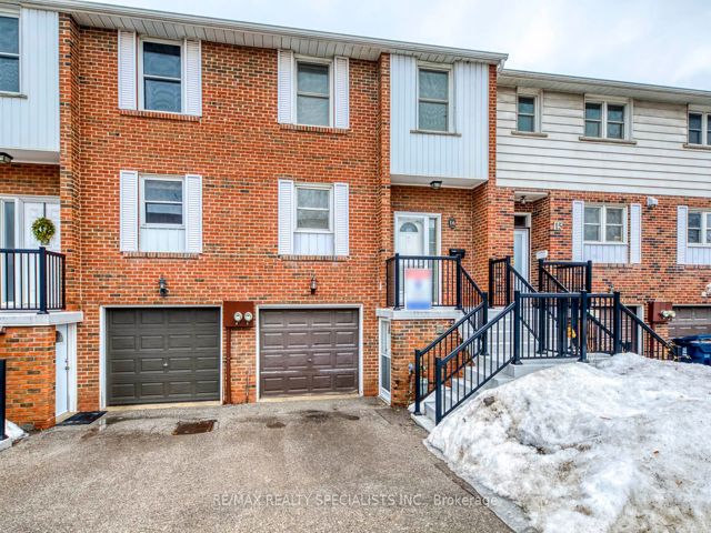 16 - 17 Centennial Park Rd