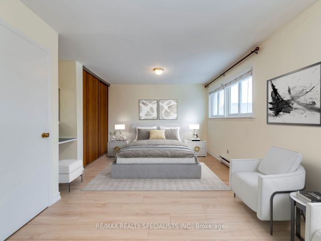 16 - 17 Centennial Park Rd