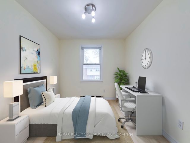 16 - 17 Centennial Park Rd