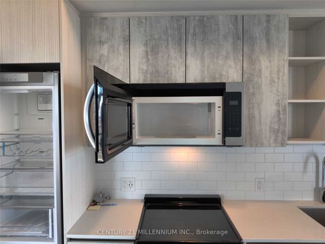 1910 - 251 Manitoba St