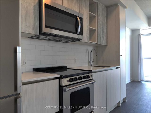 1910 - 251 Manitoba St