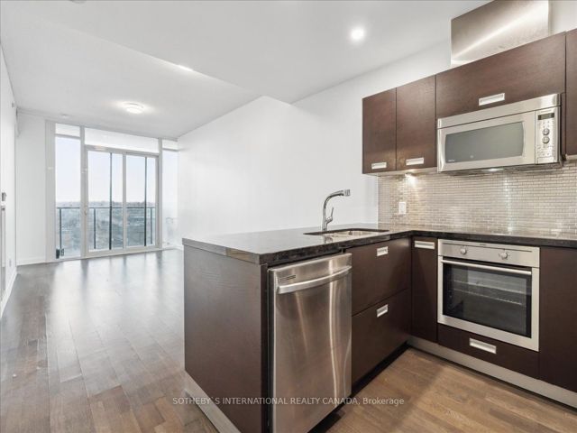 915 - 90 Park Lawn Rd
