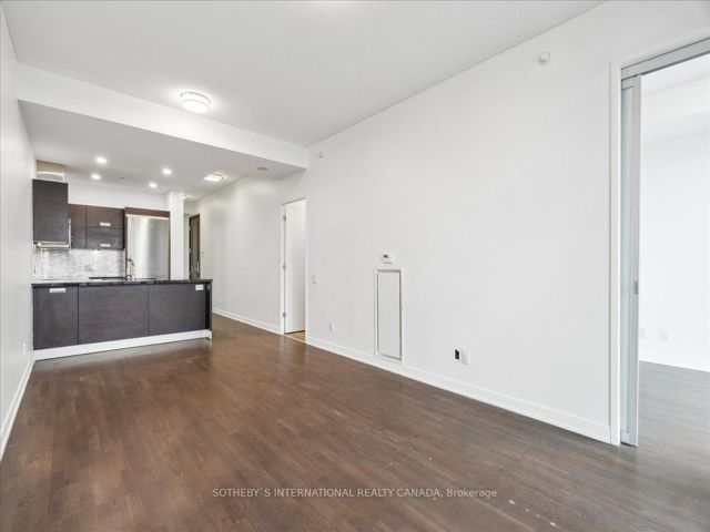 915 - 90 Park Lawn Rd