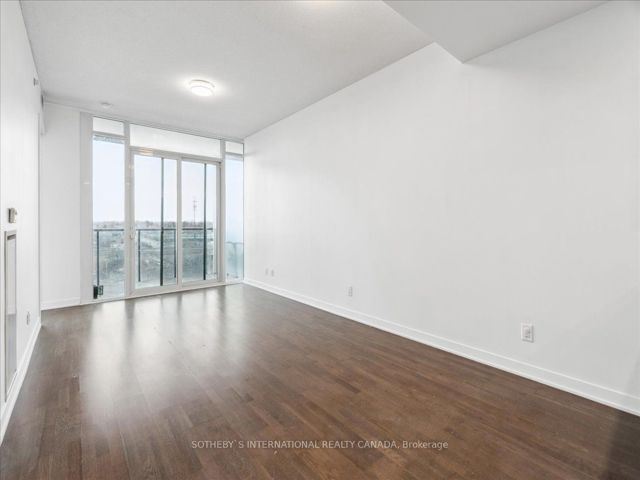 915 - 90 Park Lawn Rd