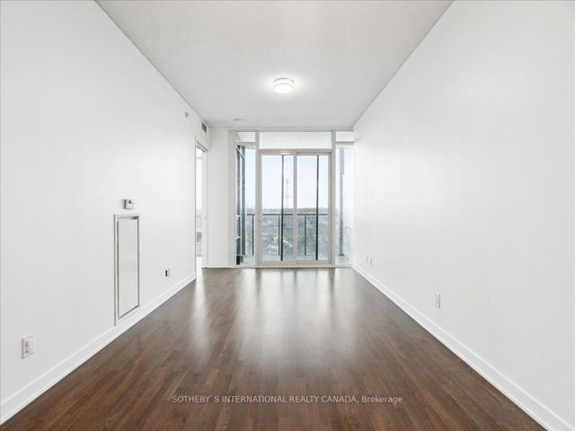 915 - 90 Park Lawn Rd
