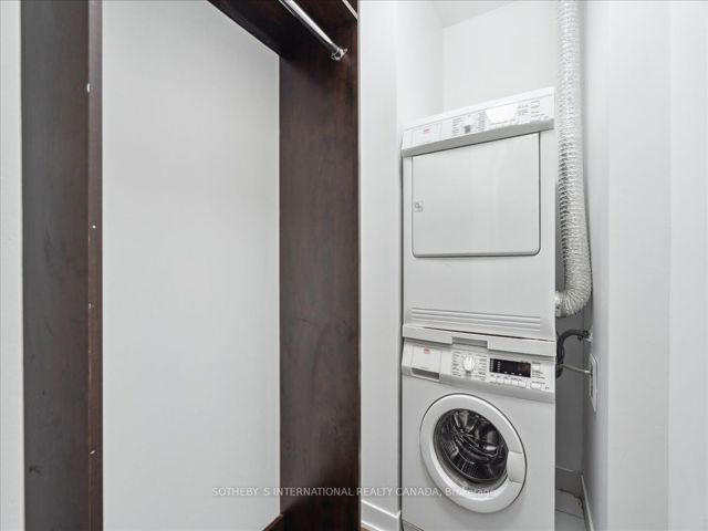 915 - 90 Park Lawn Rd