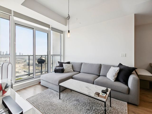 1403 - 17 Zorra St