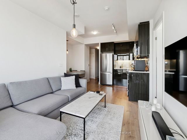 1403 - 17 Zorra St