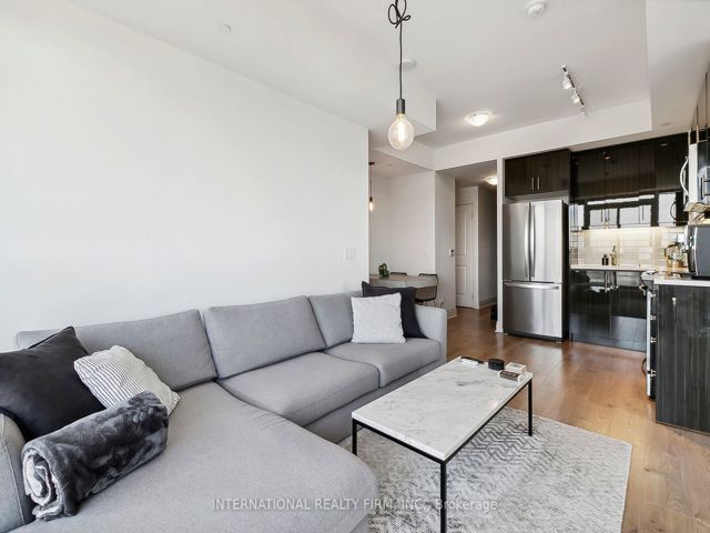 1403 - 17 Zorra St